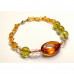 Стильный комплект из натурального янтаря и бисера: колье, браслет