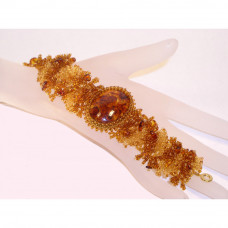 Браслет из янтаря и бисера