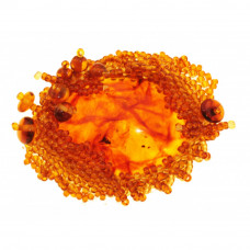 Брошь из балтийского природного янтаря