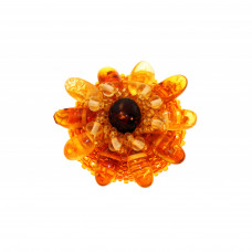 Брошь из балтийского природного янтаря