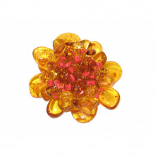 Брошь из балтийского янтаря, бисера с использованием коралла