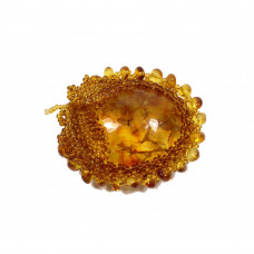 Брошь из балтийского янтаря и бисера