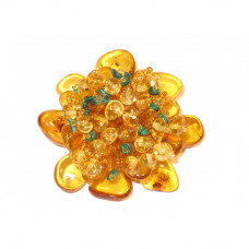 Брошь из балтийского янтаря и бисера