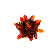 Брошь из балтийского янтаря