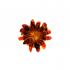 Брошь из балтийского янтаря