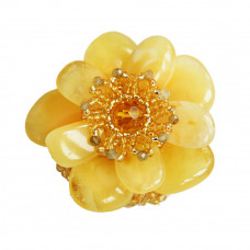 Брошь из светлого цельного янтаря с бисером