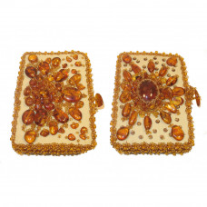 дамское зеркало из янтаря