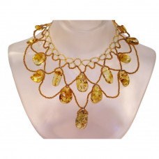 Эффектное колье из балтийского янтаря и бисера