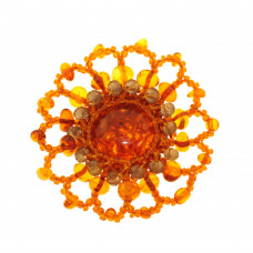 Элегантная брошь из балтийского янтаря и бисера