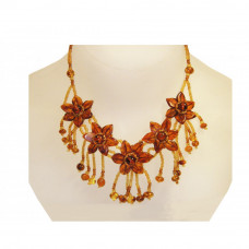 Элегантное колье из балтийского янтаря с цветами