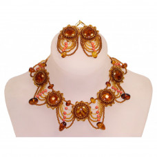 Элегантный комплект из натурального янтаря и бисера: колье, серьги
