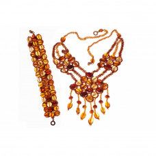 Изысканный комплект из натурального янтаря и бисера: колье, браслет