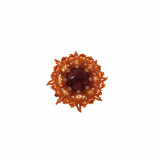 Изящная брошь в форме цветка из балтийского янтаря и бисера