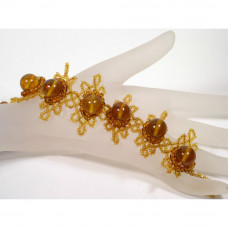 Изящный браслет из балтийского янтаря и бисера