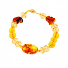 Изящный браслет из бисера и балтийского янтаря