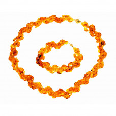 Изящный комплект из натурального, балтийского янтаря и бисера: колье, браслет