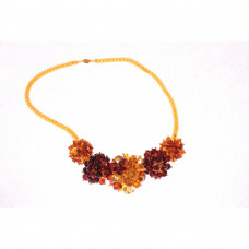 Колье из балтийского янтаря и бисера