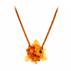 Колье из балтийского янтаря и бисера