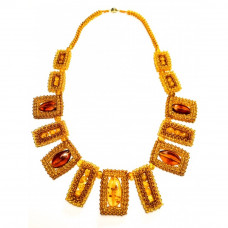 Колье из балтийского янтаря