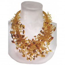 Колье из янтаря и бисера Колье из янтаря и бисера