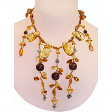 Колье из янтаря с бисером Колье из янтаря с бисером