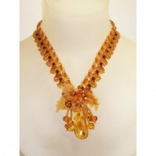 Колье из янтаря с бисером Колье из янтаря с бисером