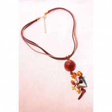 Колье-подвеска из натурального янтаря и бисера