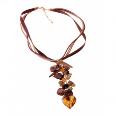 Колье-подвеска из натурального янтаря и бисера