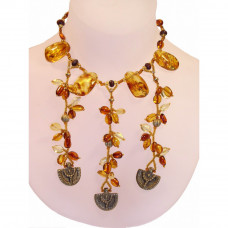 Колье в этническом стиле из янтаря и бисера Колье в этническом стиле из янтаря и бисера