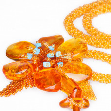 Колье в виде цветка из балтийского янтаря, бисера и бирюзы