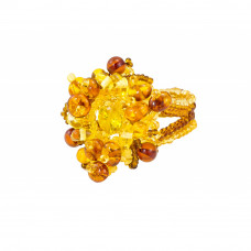 Кольцо из бисера и натурального светлого янтаря