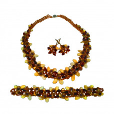 Комплект из балтийского янтаря и бисера: колье, браслет, серьги