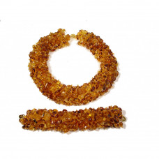 Комплект из балтийского янтаря и бисера: колье, браслет