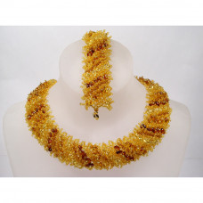 Комплект из натурального янтаря и бисера: ожерелье и браслет