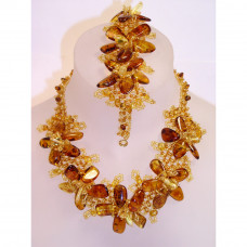 Комплект из натурального янтаря: колье, браслет