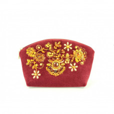 Косметичка из велюра, расшитая золотой нитью и янтарем