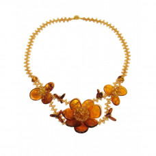 Красивое колье из натурального янтаря и бисера с цветами
