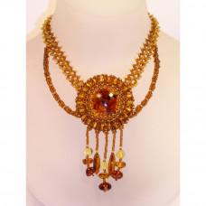 Красивое удлиненное колье из натурального янтаря с бисером Красивое удлиненное колье из натурального янтаря с бисером