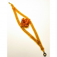 Красивый браслет из янтаря и бисера