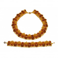 Красивый комплект из балтийского янтаря: колье и браслет