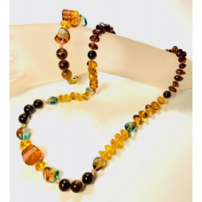 Красивый комплект: колье, браслет из янтаря, сардоникса и стекла