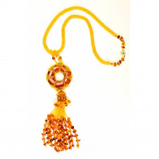 Красивый кулон из бисера и балтийского янтаря