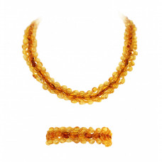 Красивый плетеный комплект из натурального янтаря и бисера: колье, браслет