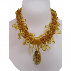 Крупное колье из натурального янтаря и бисера