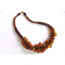 Крупное колье из натурального янтаря и бисера