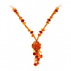 Кулон из балтийского янтаря и бисера