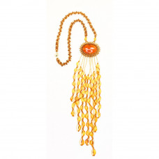 Кулон из балтийского янтаря и бисера