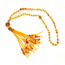 Кулон из бисера и натурального янтаря