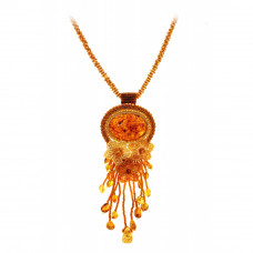 Кулон цветами из балтийского янтаря и бисера