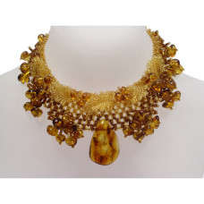 Нарядное колье из балтийского янтаря и бисера